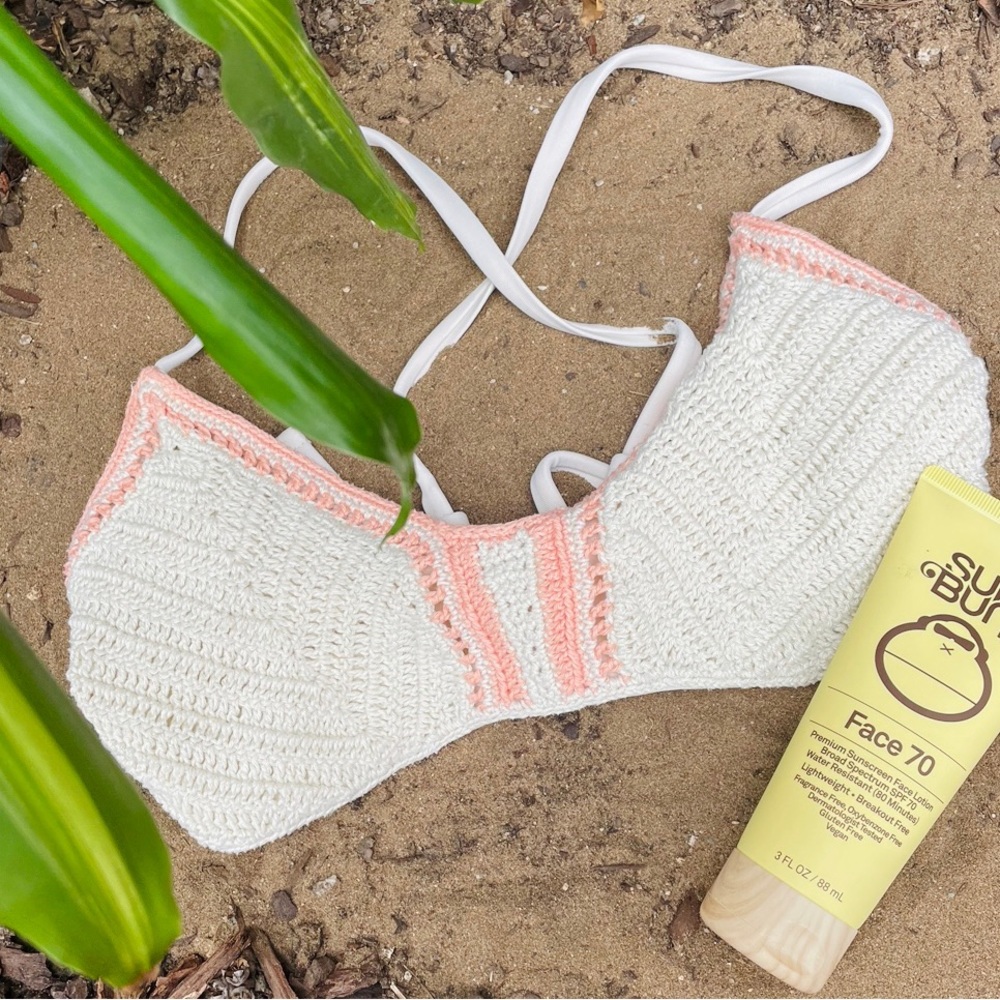 Cute knit baithing suit top! 👙🏖️